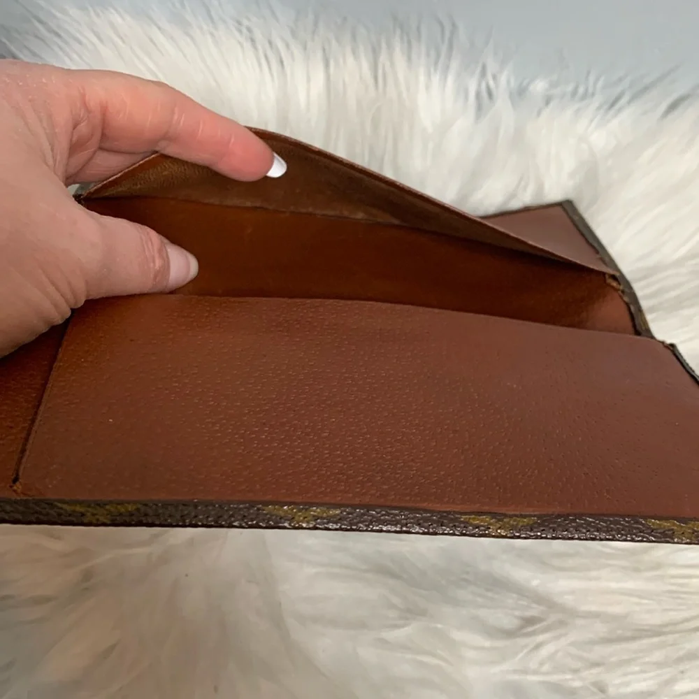 Pre-Date Code Authentic Louis Vuitton checkbook holder_14